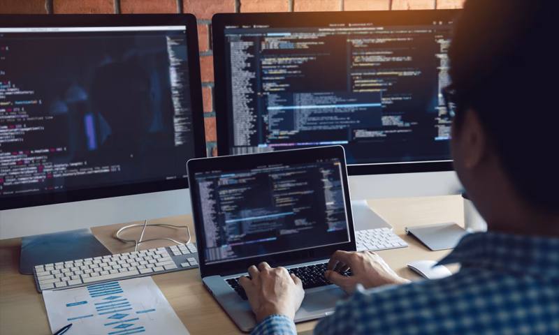 数据科学选型：R与Python如何赋能宝鸡网站建设？